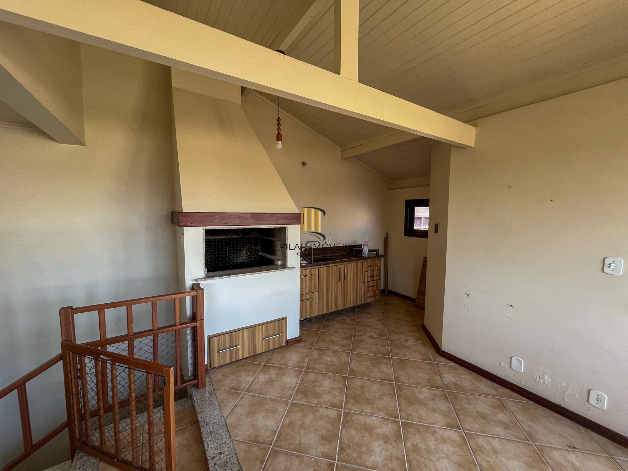 Casa de 3 dormitórios e 1 suíte no bairro Menino Deus em Porto Alegre