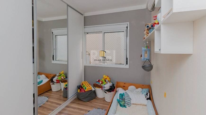 Apartamento de 3 dormitórios e 1 suíte no bairro Floresta em Porto Alegre