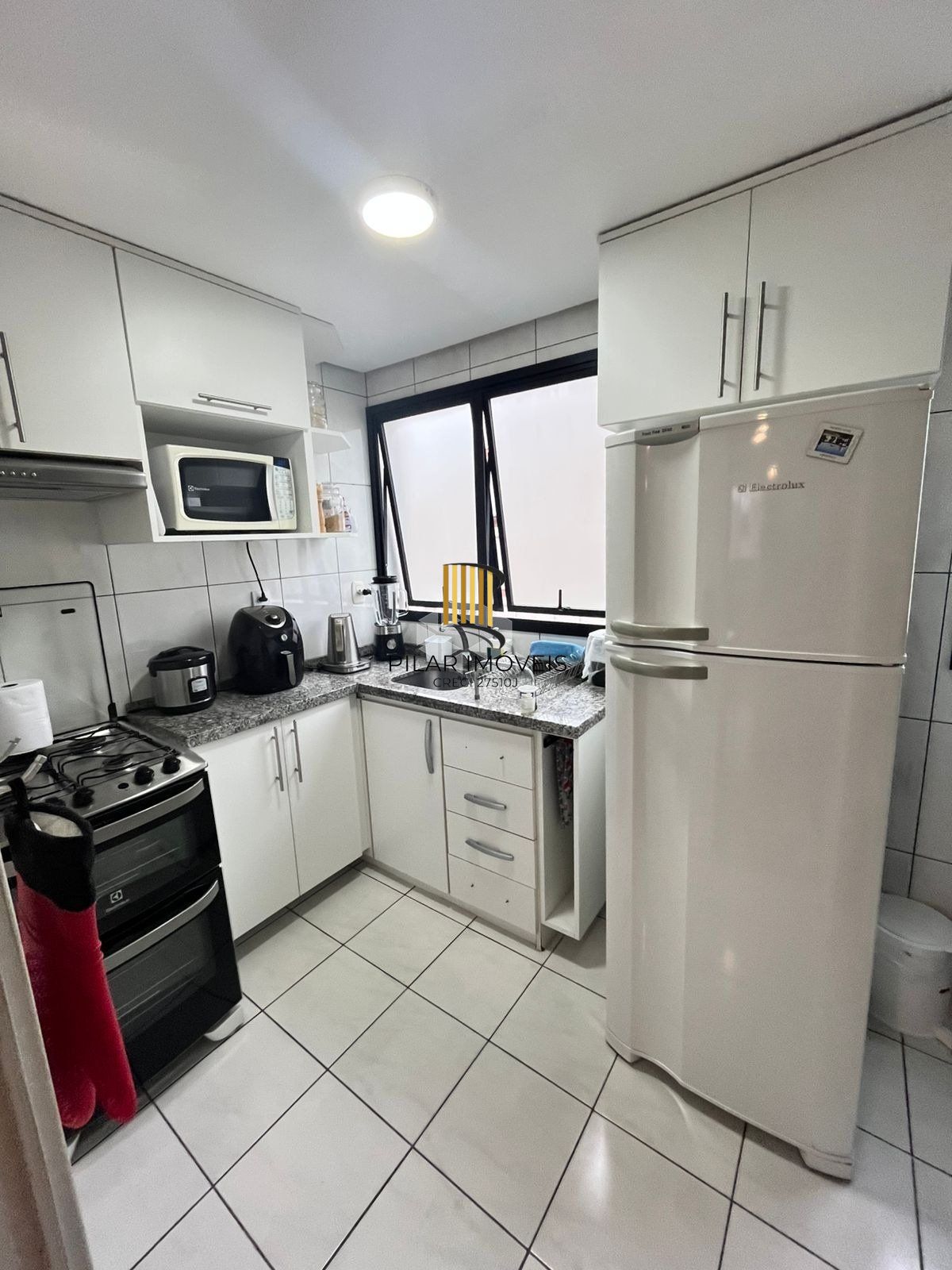 Apartamento de 2 quartos e 1 vaga de garagem no bairro Menino Deus Porto Alegre