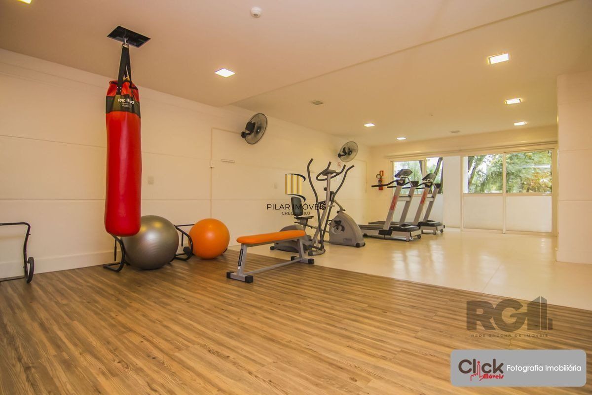 Vende Excelente Apartamento no Bairro Passo da Areia - Porto Alegre