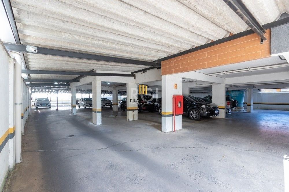 Apartamento de 2 quartos e 1 vaga de garagem no bairro Tristeza em Porto Alegre