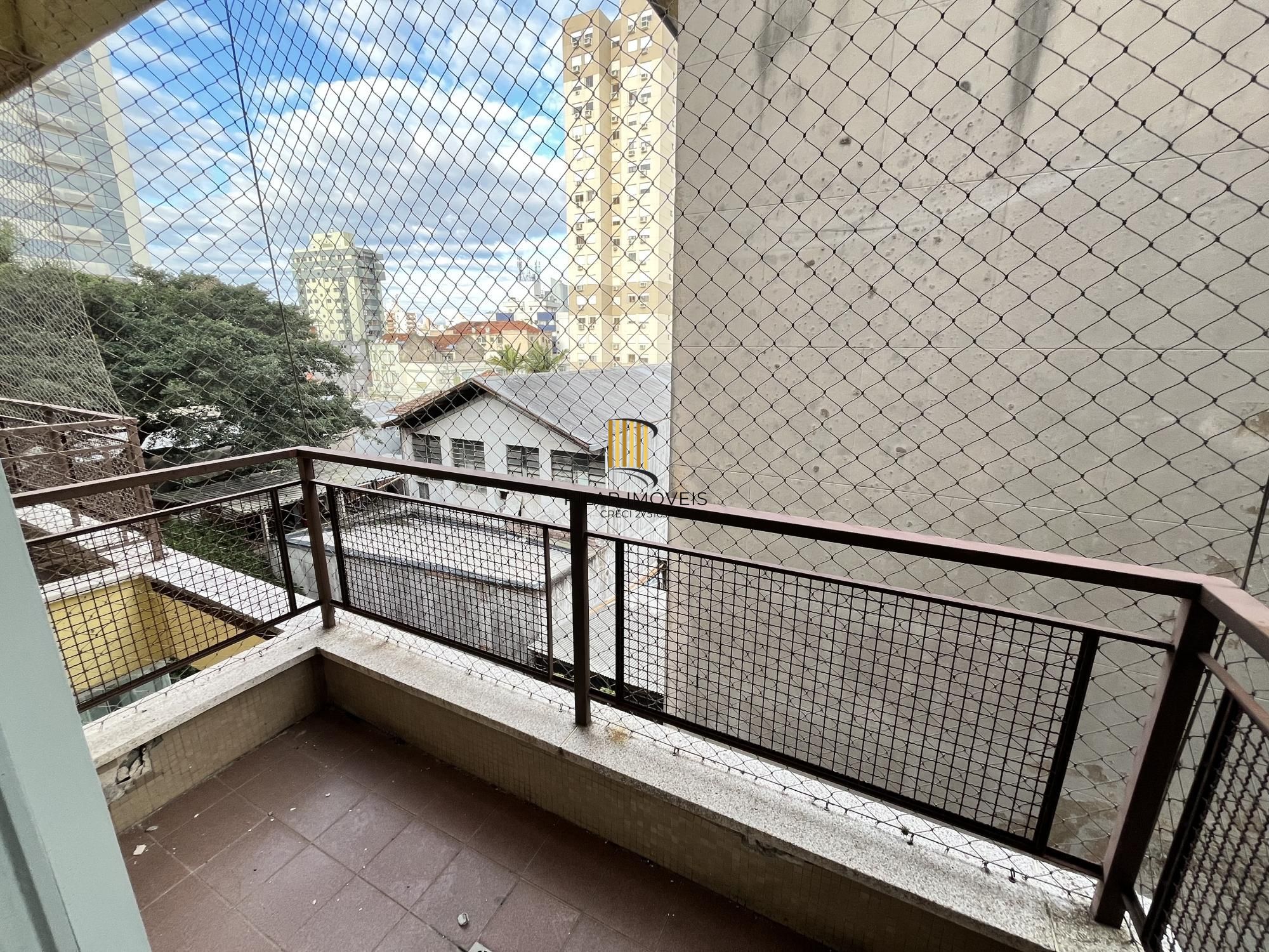 Apartamento de 1 quarto, 2 sacadas e 1 vaga de garagem no bairro Farroupilha POA
