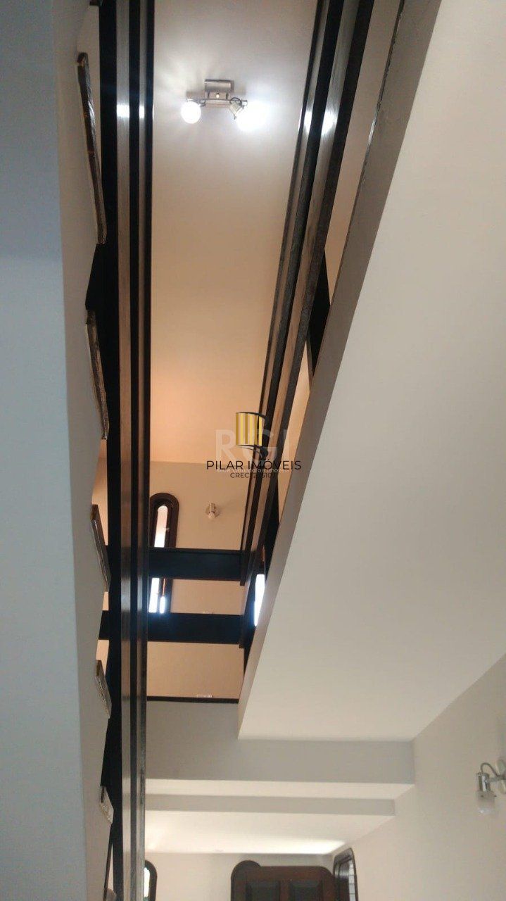 Casa para Venda - 204.81m², 4 dormitórios, sendo 1 suites, 2 vagas - Cristal