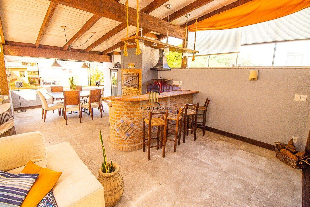 Cobertura para Venda - 116.36m², 2 dormitórios, sendo 1 suites, 1 vaga - Petrópolis