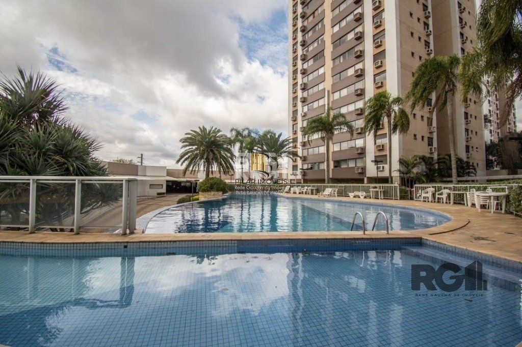 Apartamento de três dormitórios, suíte e duas vagas de garagem no bairro Higienópolis em Porto Alegre.