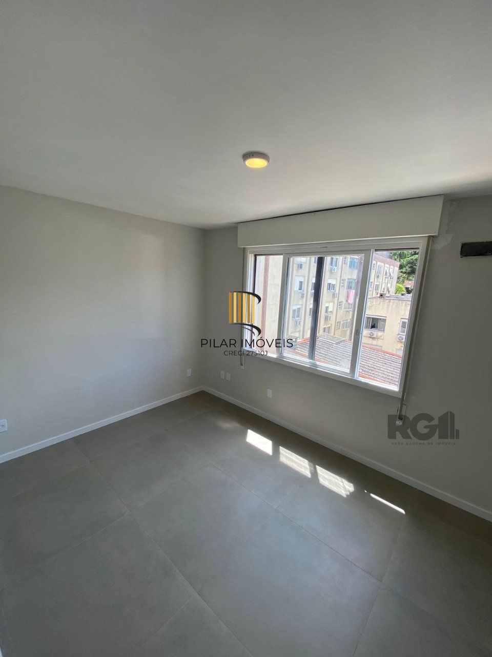 Apartamento para Venda - 74.48m², 2 dormitórios, 1 vaga - Petrópolis