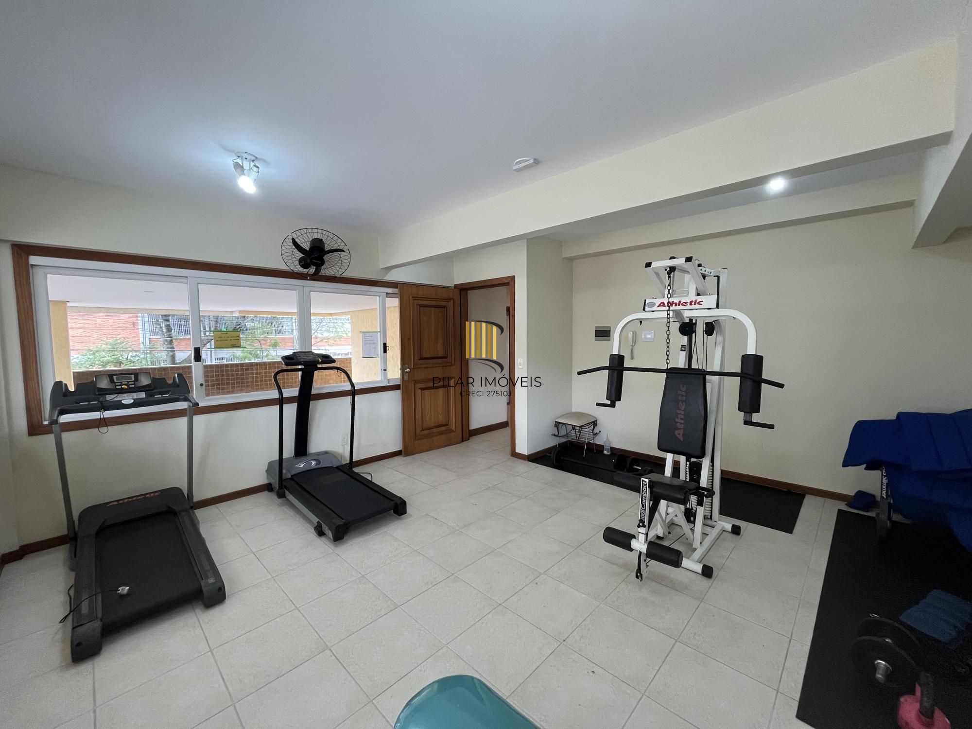 Apartamento de dois quartos, suíte e uma vaga de garagem no bairro Menino Deus