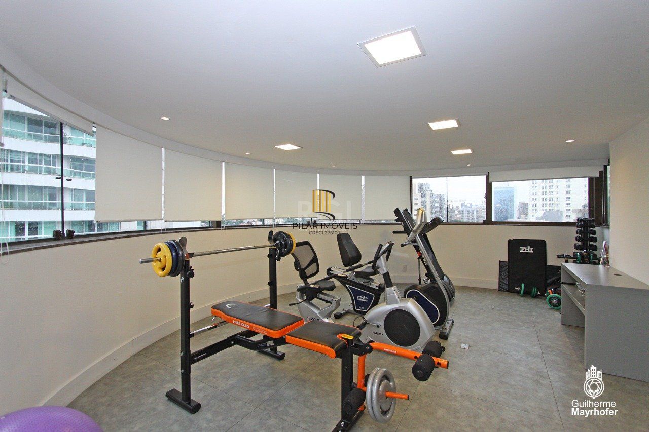 Cobertura para Venda - 327m², 3 dormitórios, sendo 3 suites, 5 vagas - Petrópolis