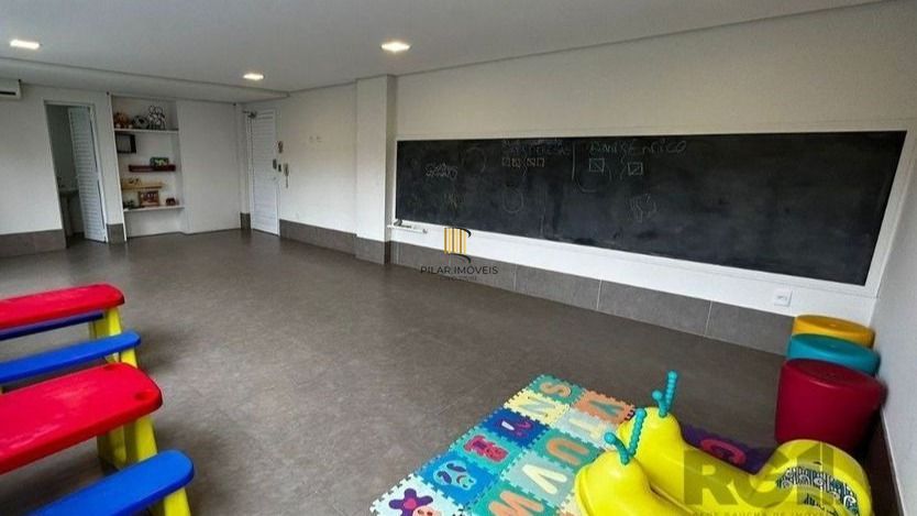 Apartamento 3 dormitórios no bairro Menino Deus