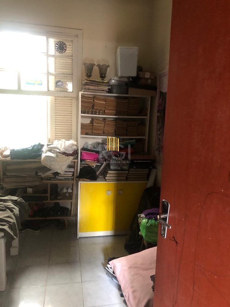Casa/terreno medindo 200m² de privativo, 550m² totais  no bairro Partenon, 9 vag
