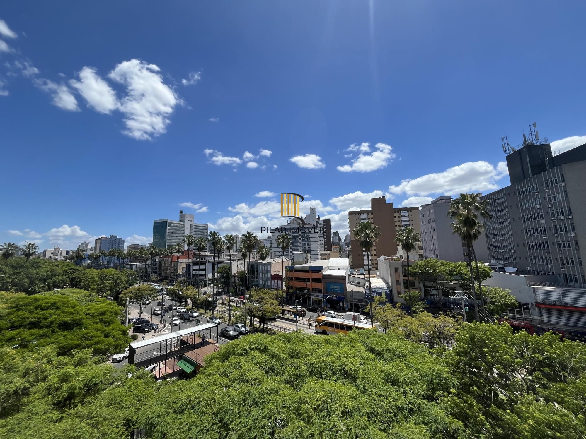 Sala comercial com uma vaga de garagem no bairro Bom Fim em Porto Alegre