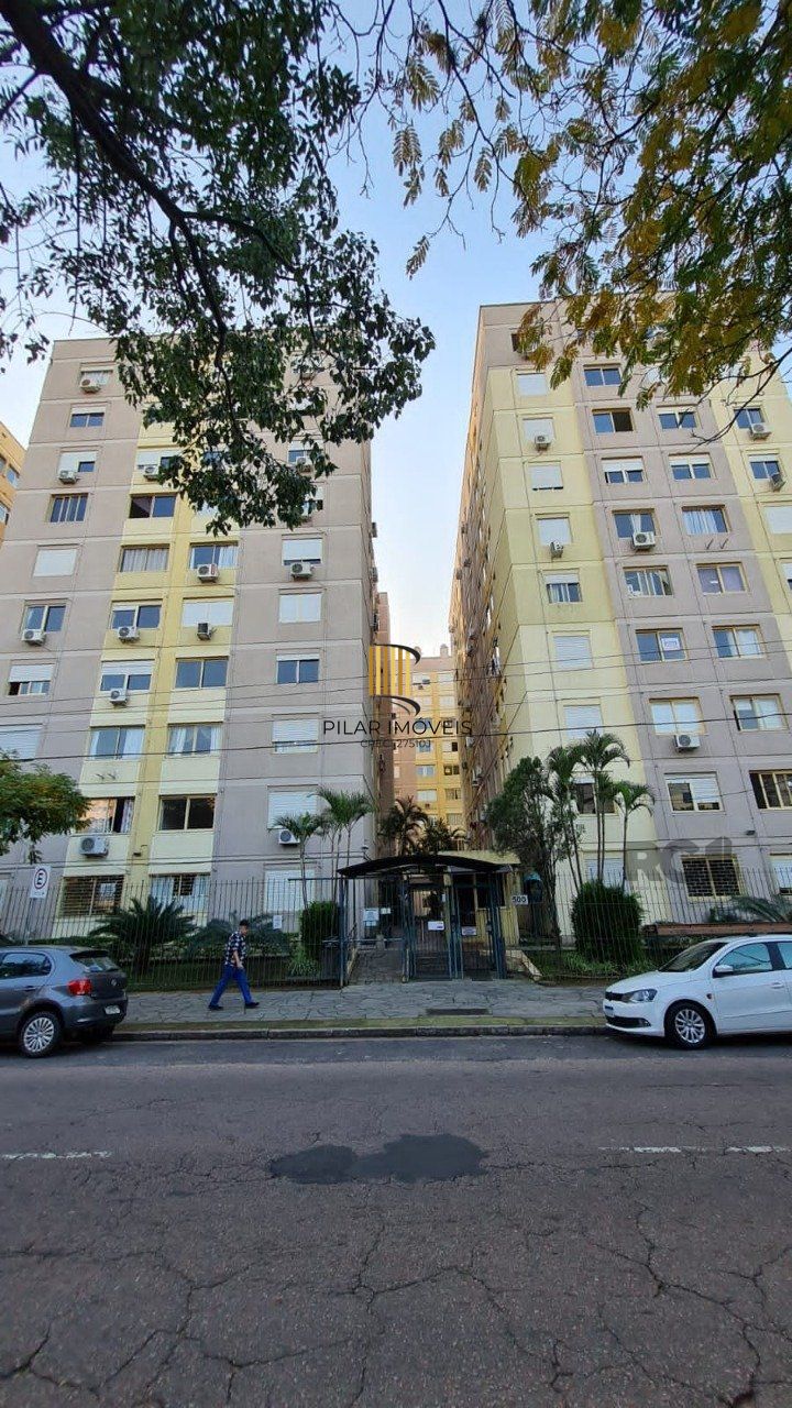 Apartamento com 2 dormitórios, muito bem localizado, próximo a todos os recursos, frente ao Instituto de Cardiologia. - Pilar Imóveis