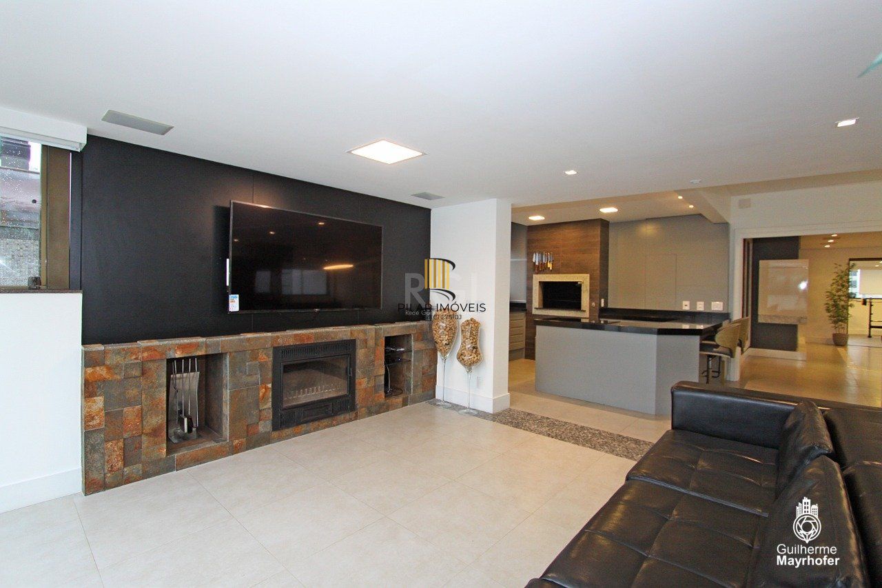 Cobertura para Venda - 327m², 3 dormitórios, sendo 3 suites, 5 vagas - Petrópolis
