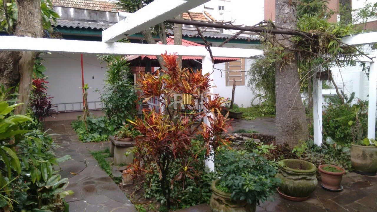 Casa para Venda - 363m², 3 dormitórios, sendo 1 suites, 2 vagas - São João
