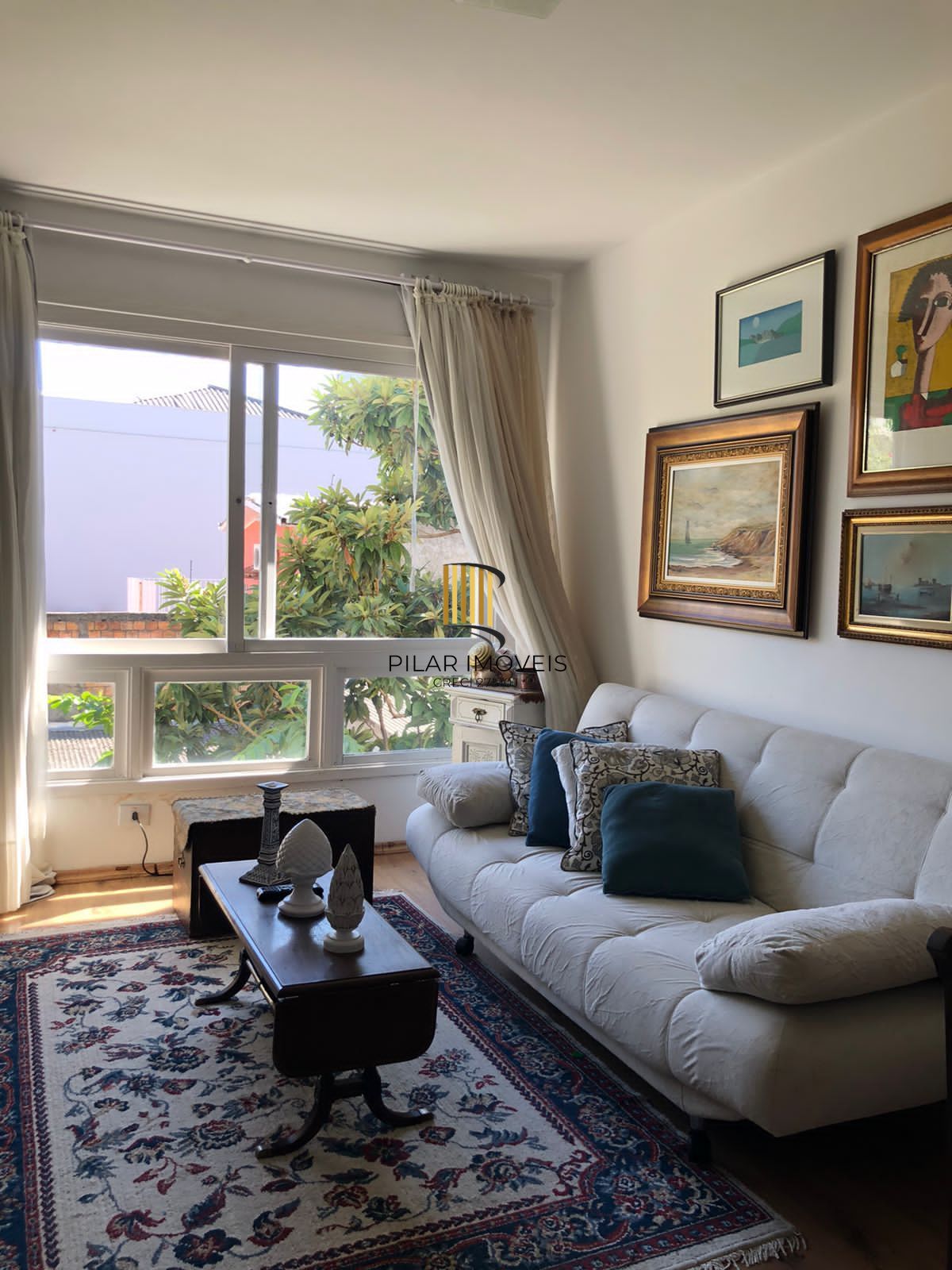 Apartamento com 1 dormitório, 1 vaga, bairro Floresta.