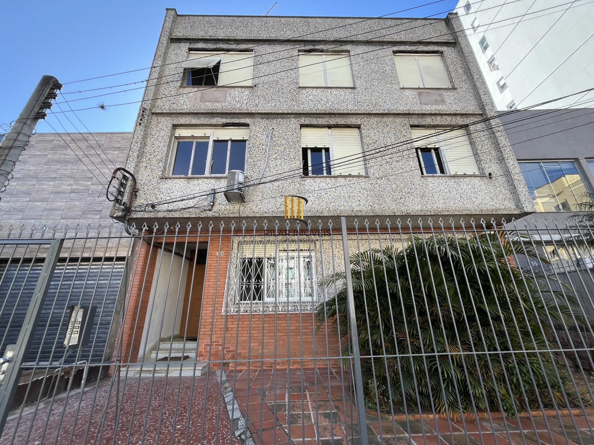 Apartamento térreo de dois quartos no bairro Farroupilha - Pilar Imóveis