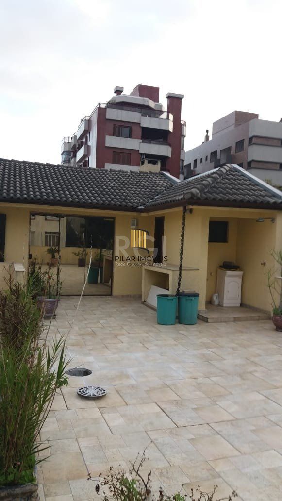 Casa para Venda - 300m², 5 dormitórios, sendo 1 suites, Bela Vista