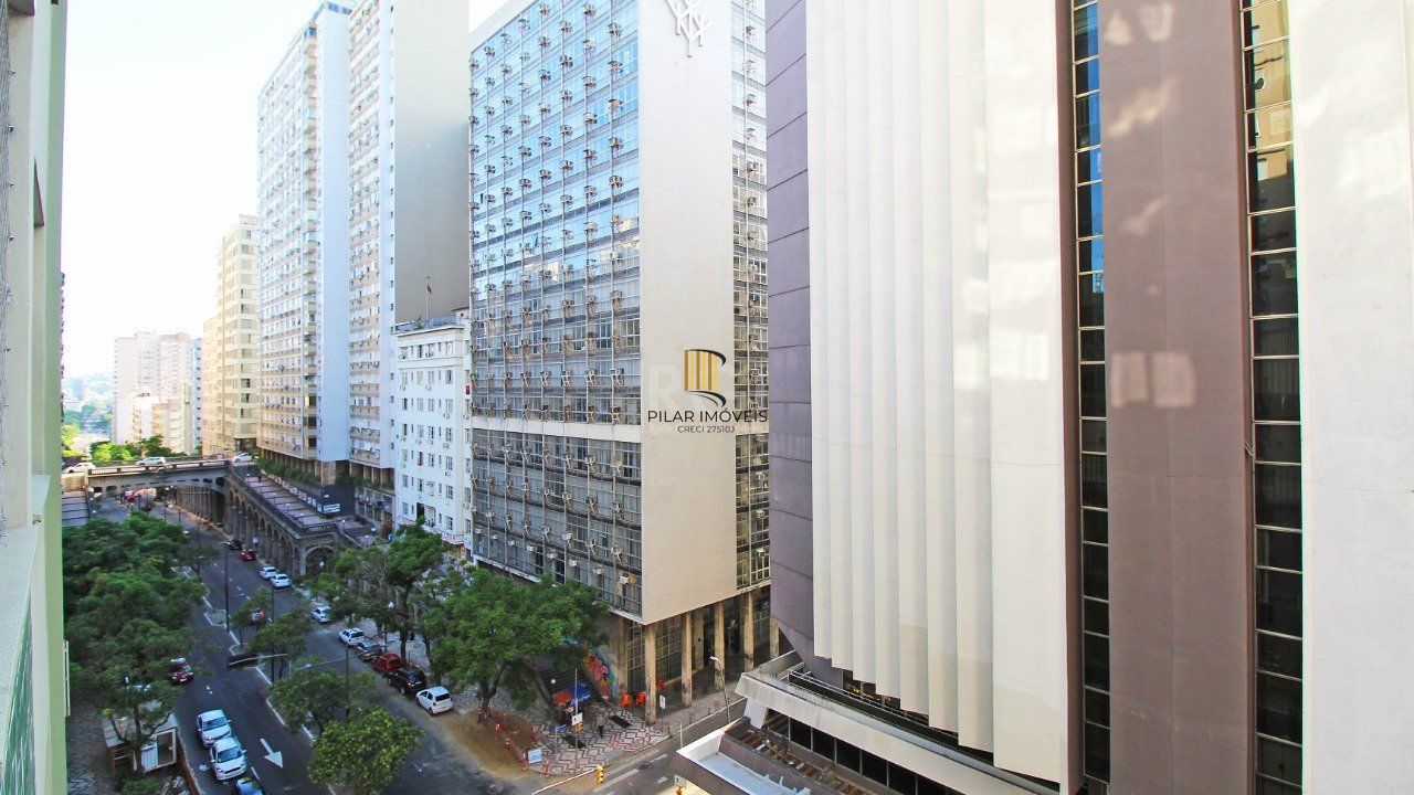 Excelente apartamento de 1 (um) quarto no bairro Centro, da cidade de Porto Alegre , na Av. Borges de Medeiros, 652 . Apartamento amplo e muito bem localizado, em localização nobre na Av. Borges d