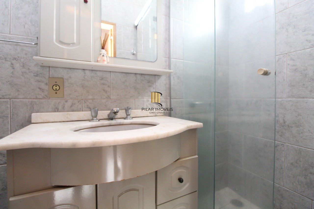 Apartamento para Venda - 61.8m², 2 dormitórios, sendo 1 suites, Cidade Baixa