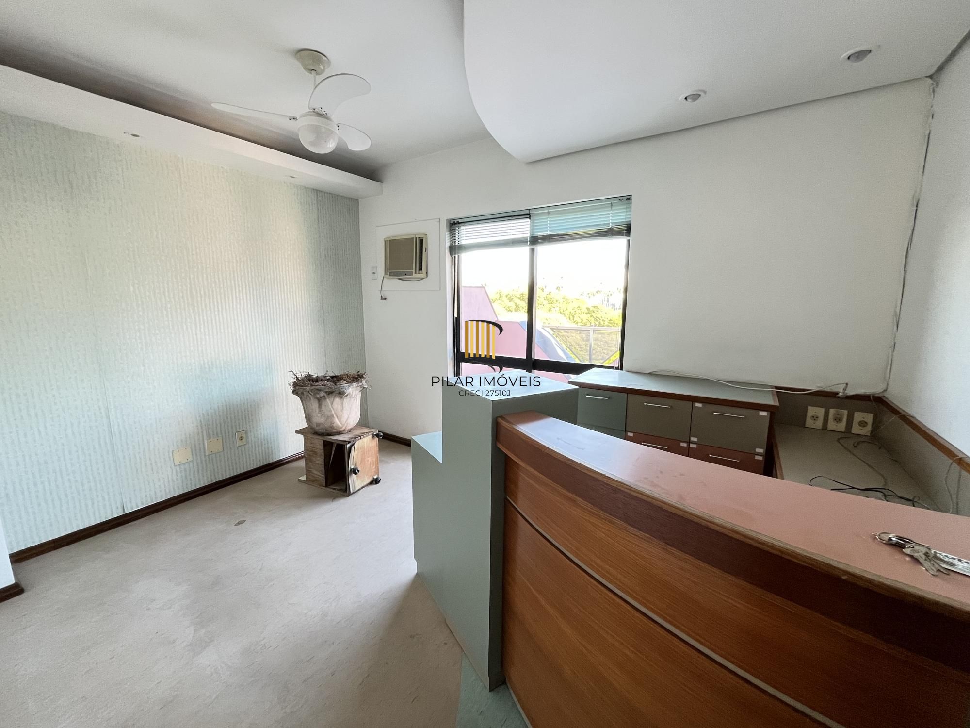 Sala comercial com uma vaga de garagem no bairro Bom Fim em Porto Alegre