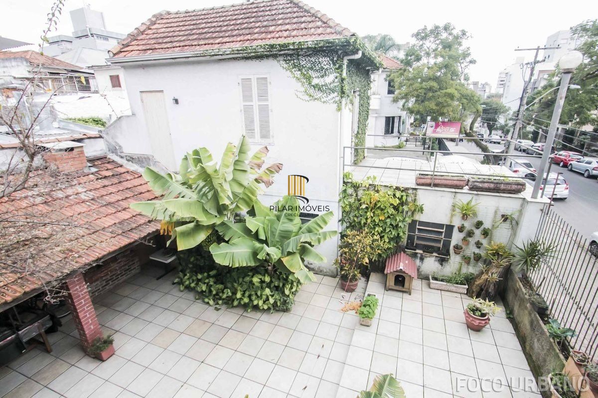 Casa para Venda - 250m², 4 dormitórios, 2 vagas - Petrópolis