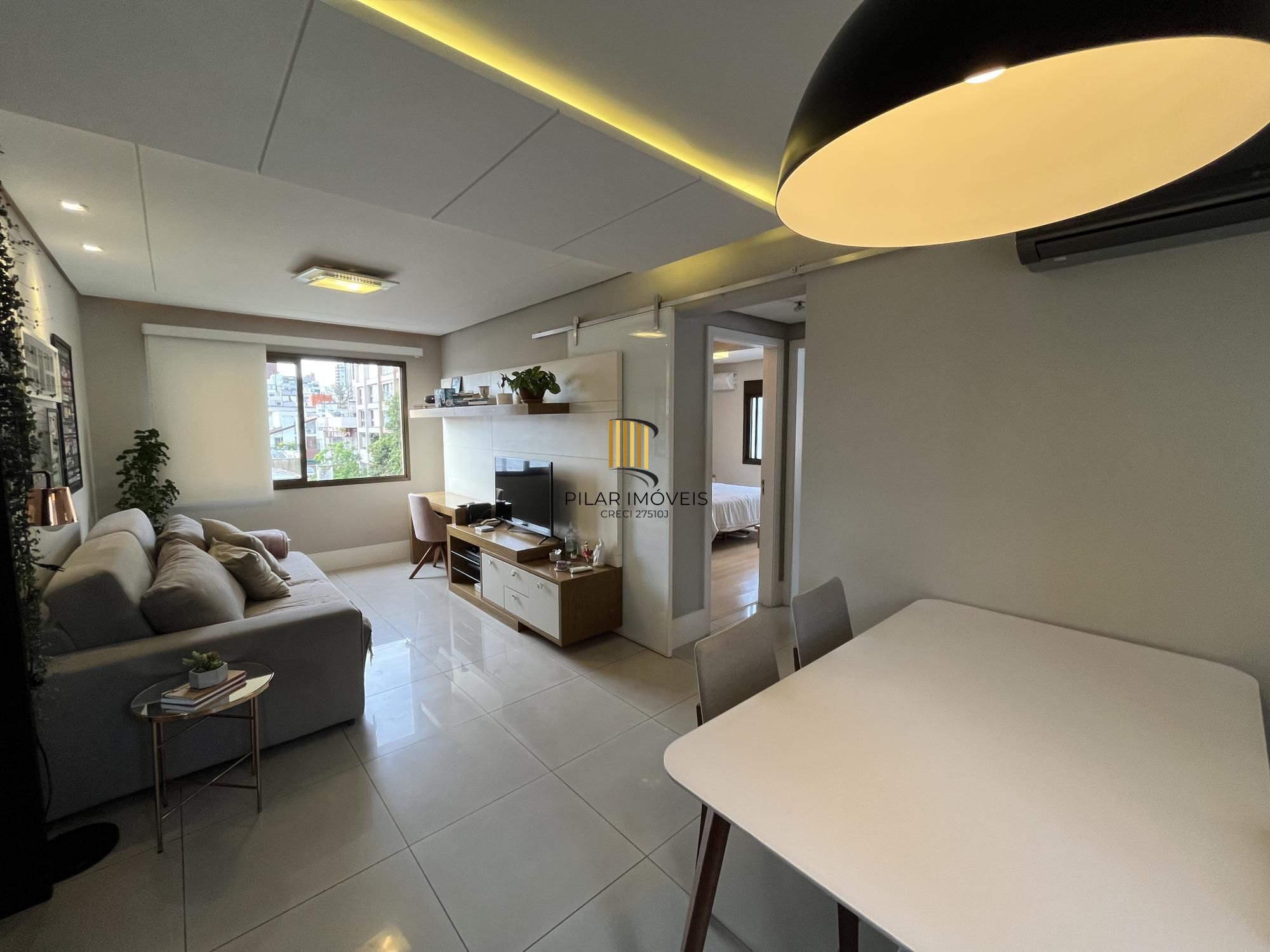 Apartamento de 2 quartos, suíte e 1 vaga de garagem no bairro Auxiliadora em POA