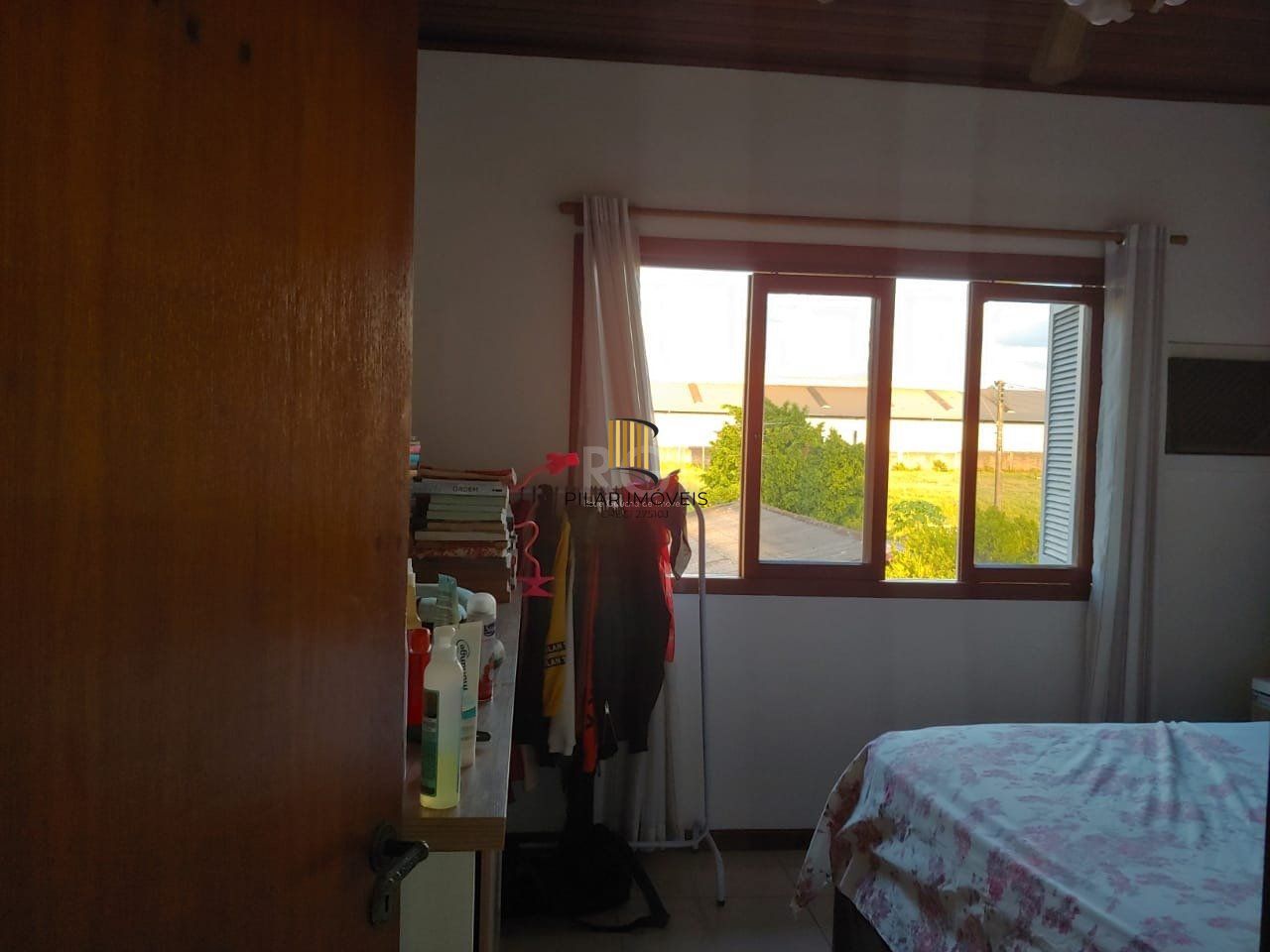 Casa para Venda - 250m², 3 dormitórios, sendo 1 suites, 5 vagas - Santa Rosa