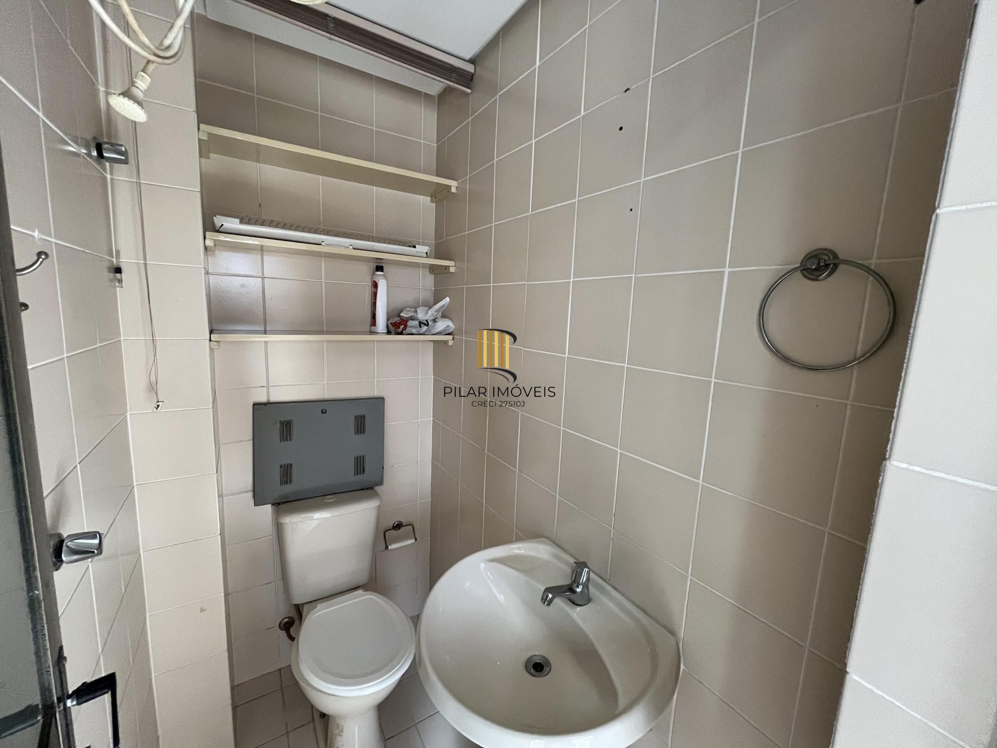 Apartamento de 3 quartos, suíte e 2 vagas de garagem no Bairro Menino Deus POA