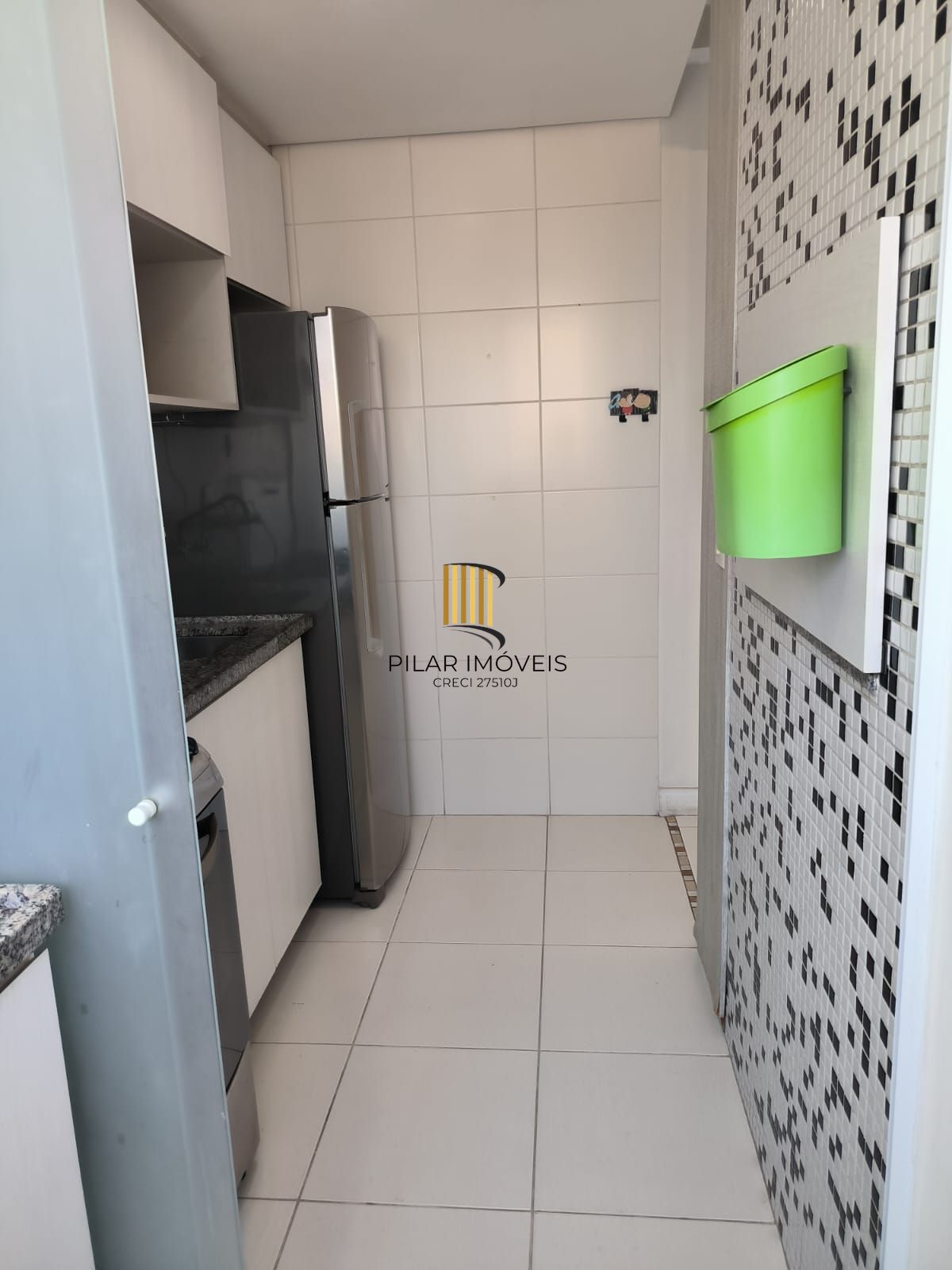 Apartamento de um quarto e uma vaga de garagem no bairro Menino Deus em POA/RS
