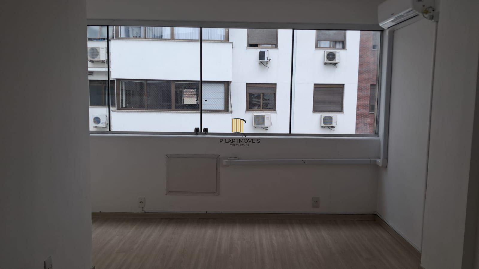 Cobertura de 3 quartos, suíte e 1 vaga de garagem no bairro Bom Fim em POA/RS