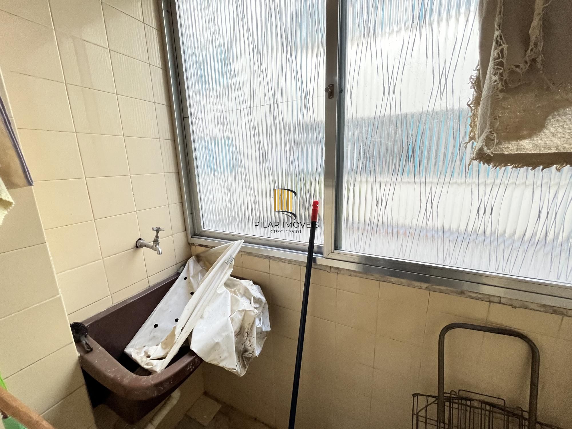 Apartamento 1 dormitório, na Barão do Triunfo.