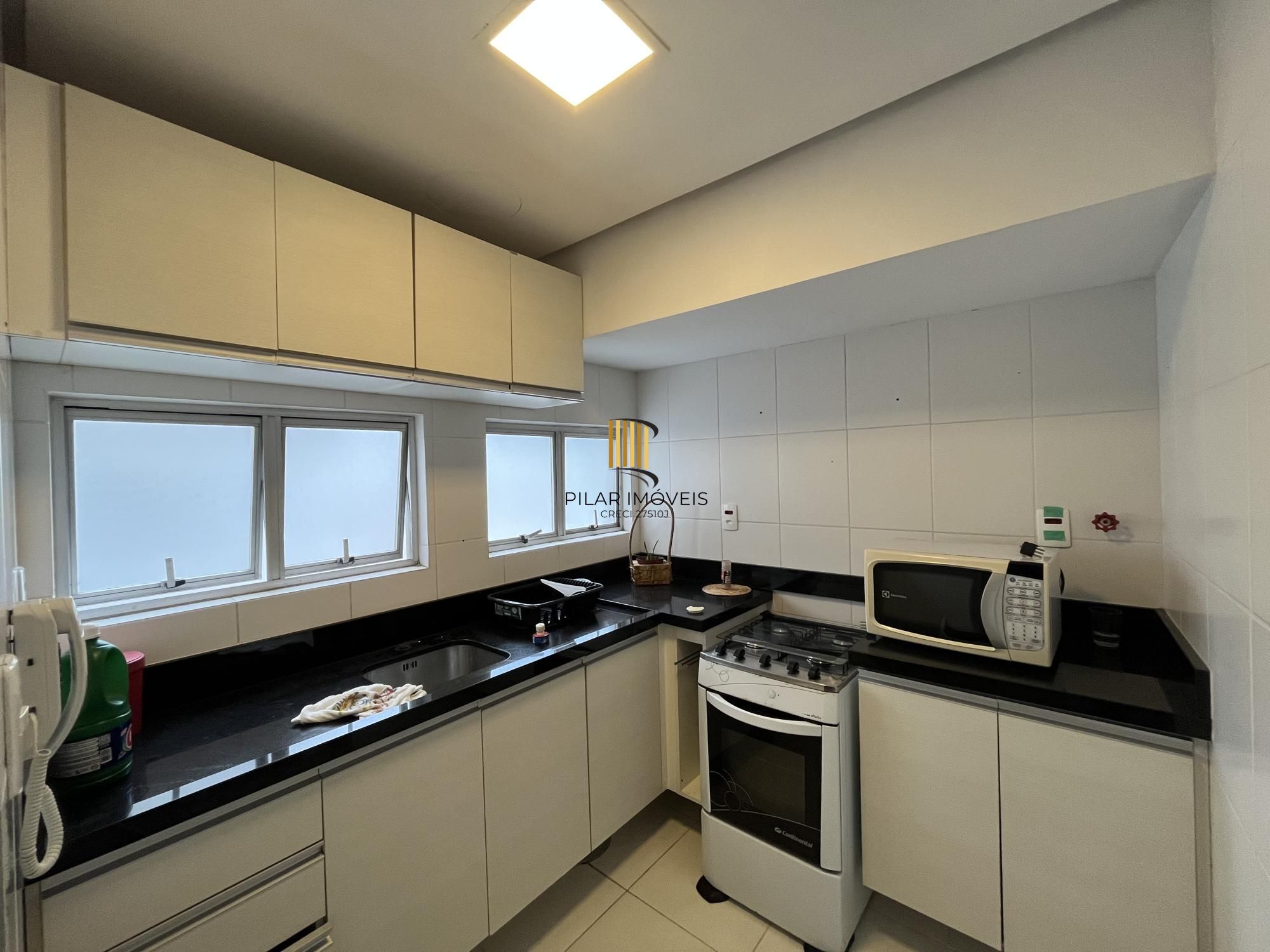 Duplex de 1 quarto, garagem coberta no bairro Cidade Baixa em Porto Alegre