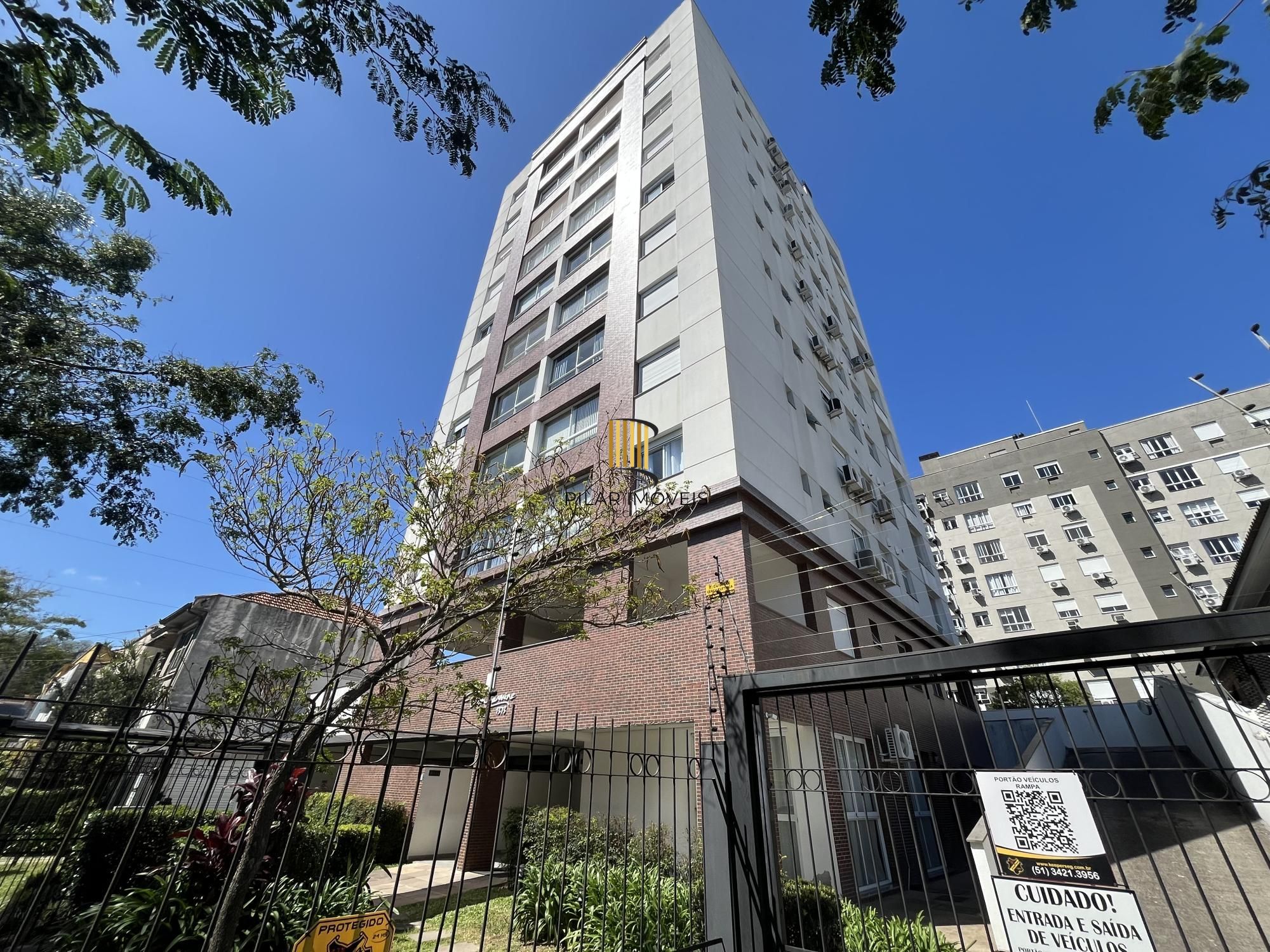 Apartamento de um quarto e uma vaga de garagem no bairro Menino Deus em POA/RS