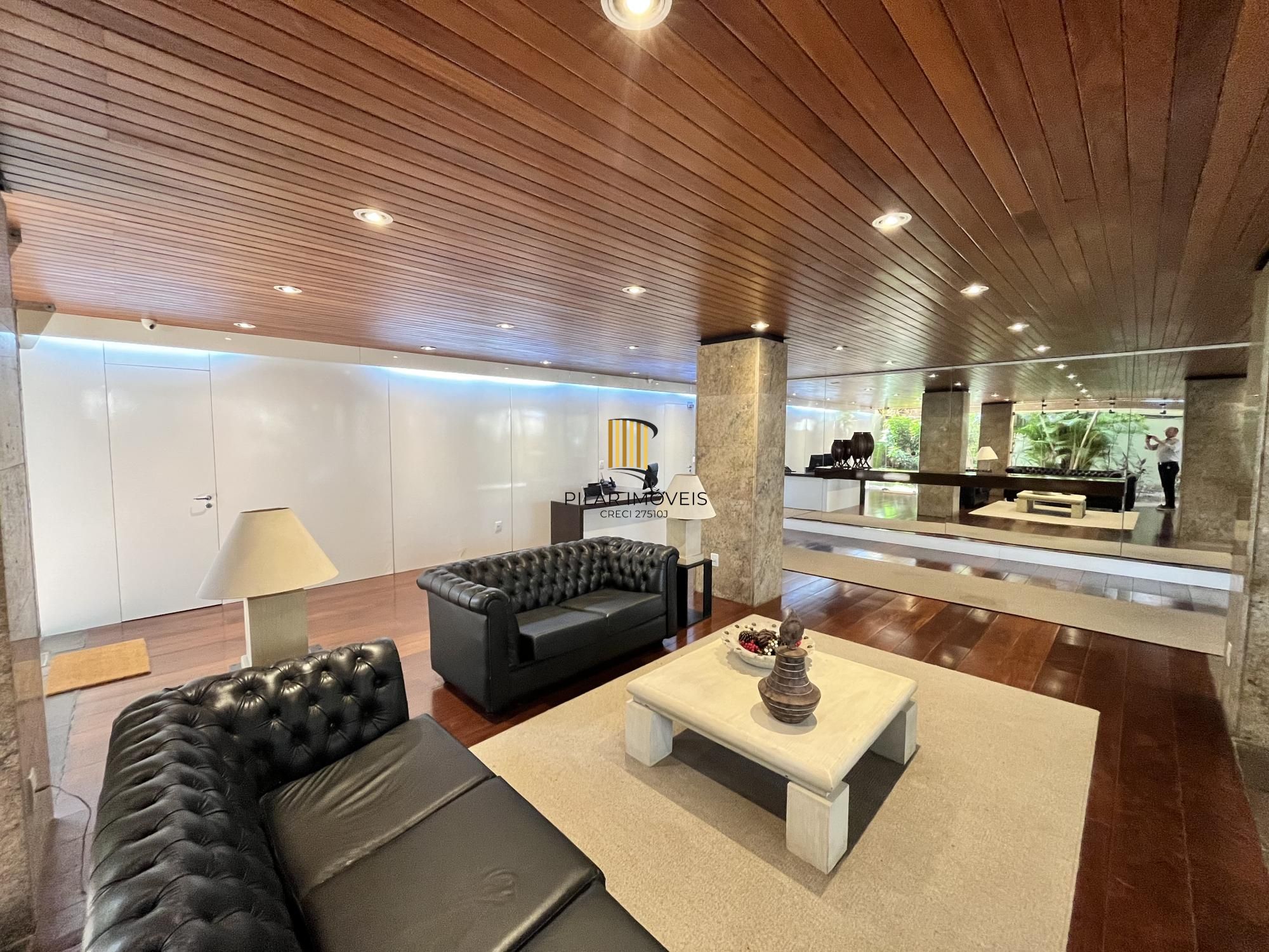 Apartamento de 4 quartos, suíte, amplo closet, dependência e 2 vagas de garagem