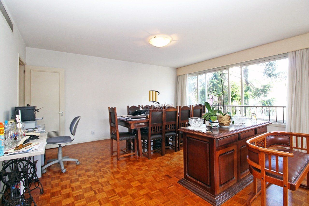 Apartamento para Venda - 245.75m², 3 dormitórios, sendo 1 suites, 2 vagas - Moinhos de Vento