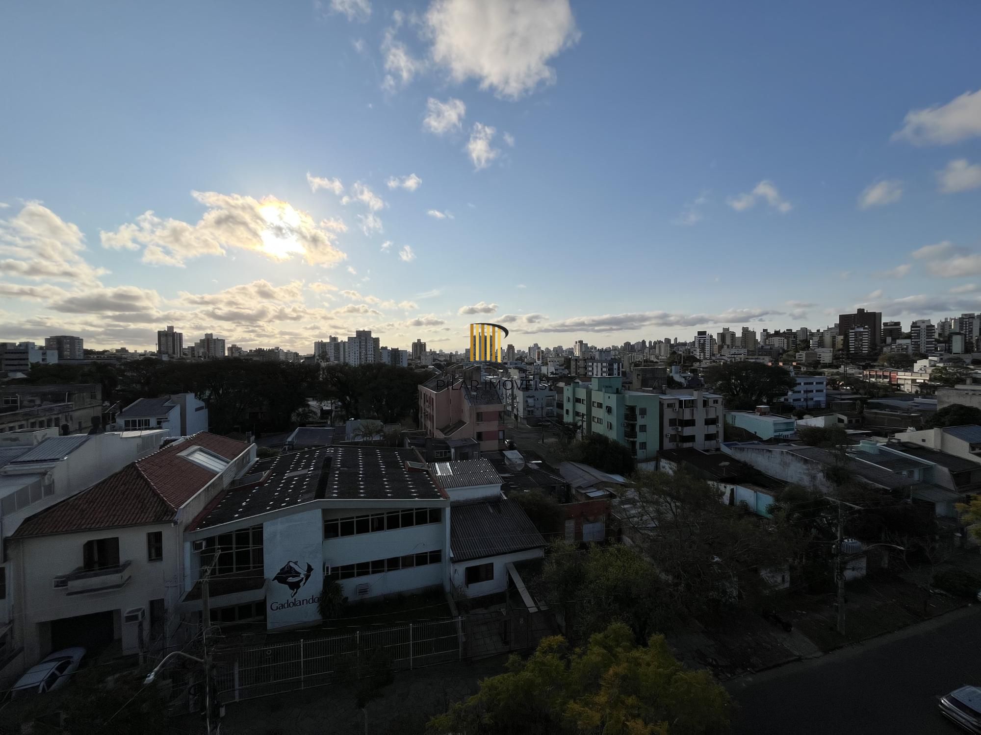 Apartamento de 2 quartos, suíte e 1 vaga de garagem no bairro Partenon em POA/RS
