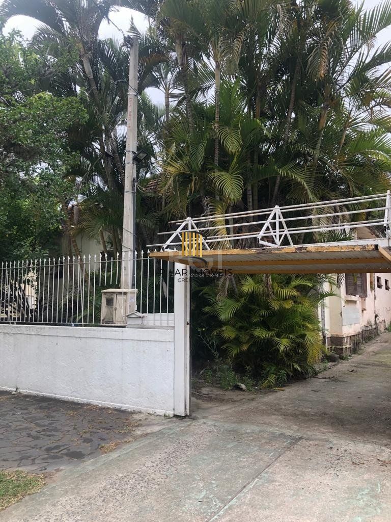 Casa/terreno medindo 200m² de privativo, 550m² totais  no bairro Partenon, 9 vag