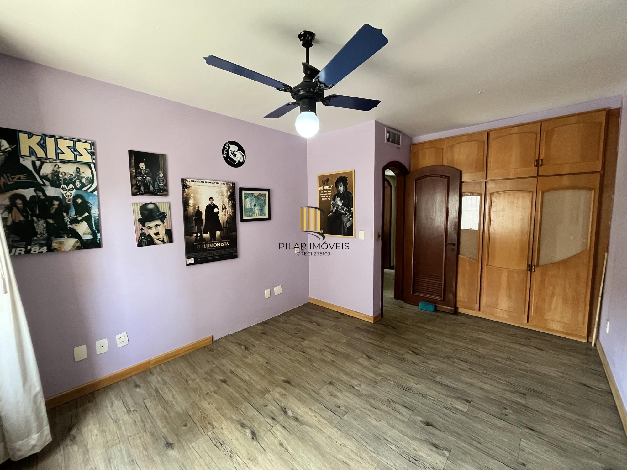 Apartamento de 4 quartos, suíte, amplo closet, dependência e 2 vagas de garagem