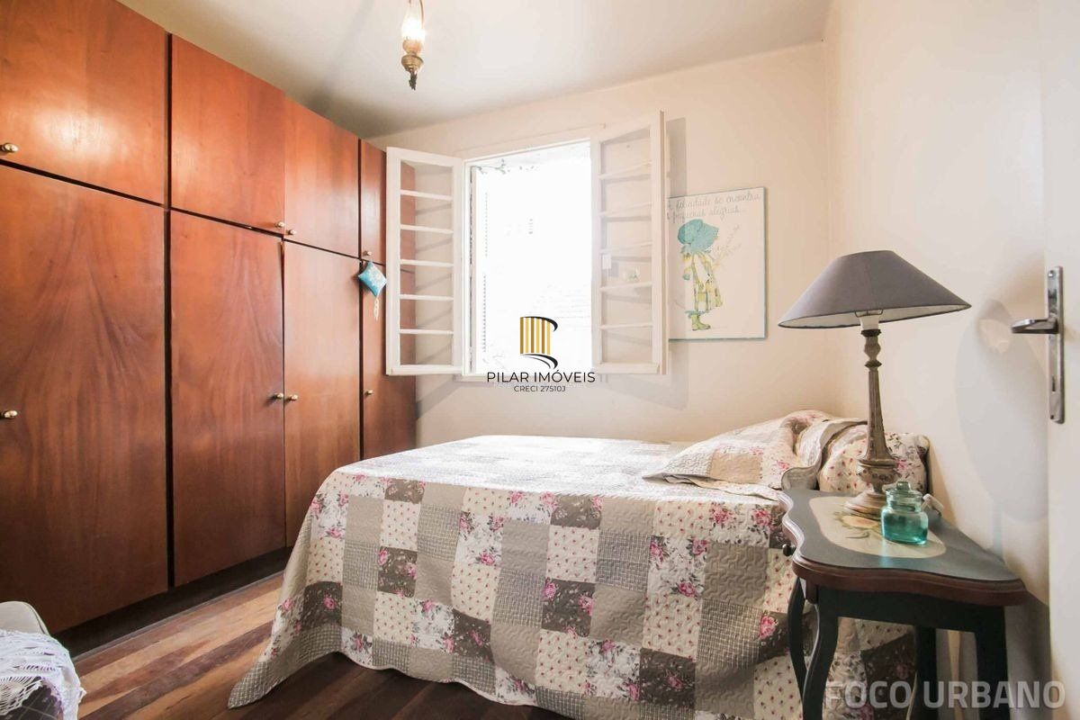 Casa para Venda - 250m², 4 dormitórios, 2 vagas - Petrópolis