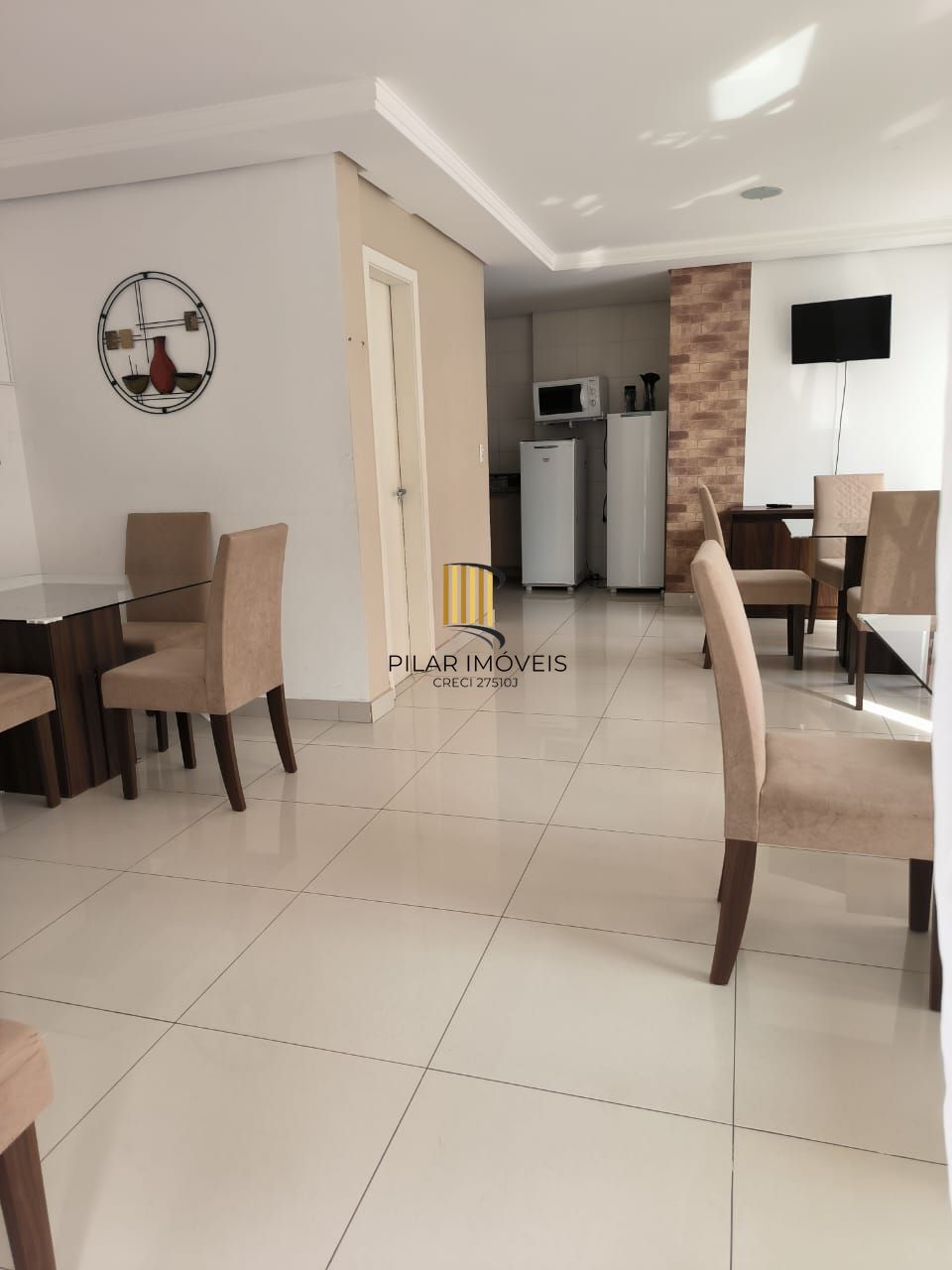 Apartamento de um quarto e uma vaga de garagem no bairro Menino Deus em POA/RS