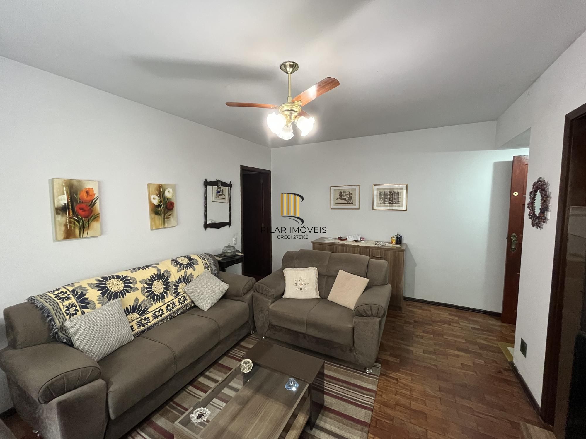 Apartamento de dois quartos com suíte no bairro Menino Deus em Porto Alegre