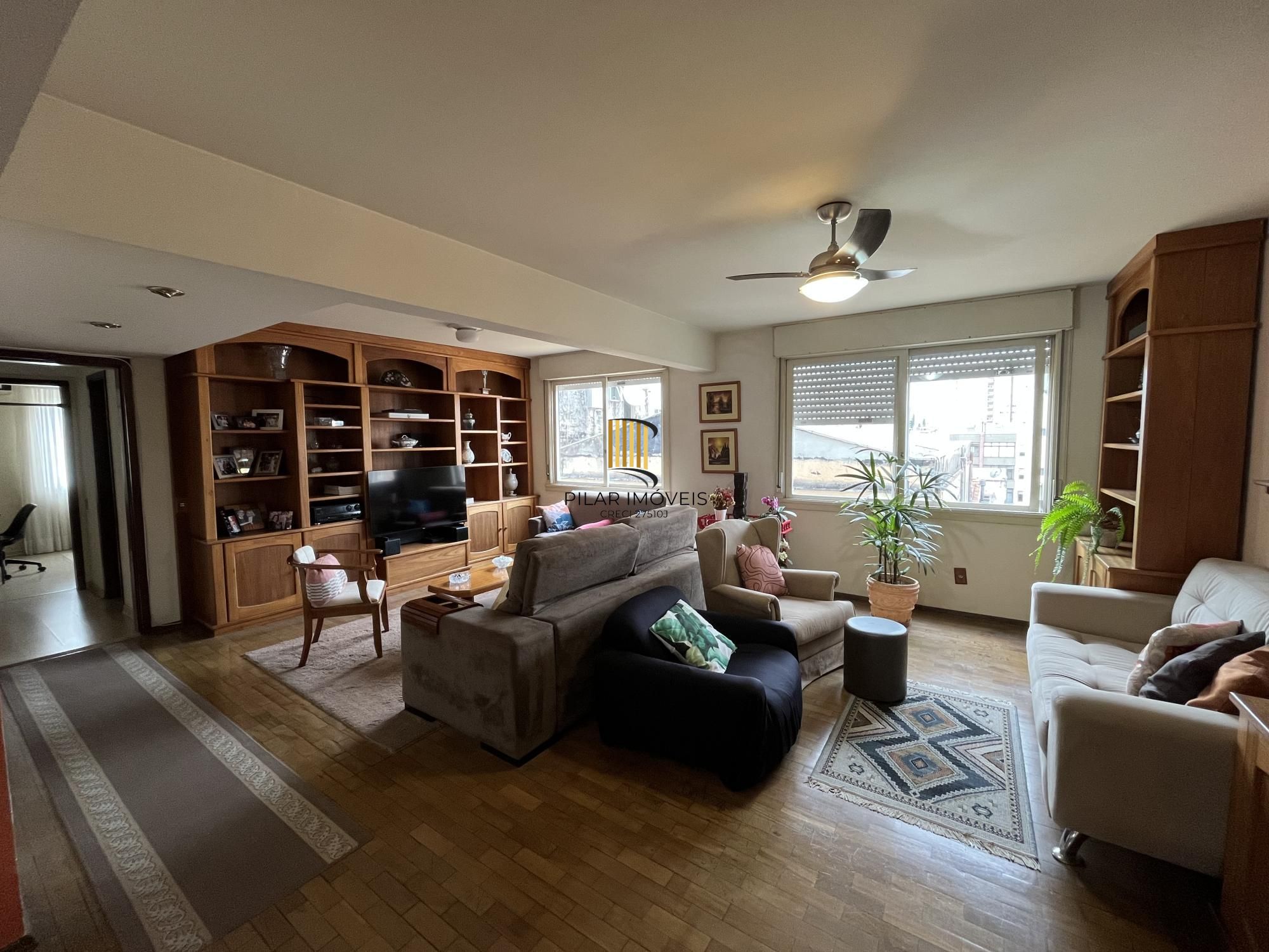 Apartamento de dois quartos com suíte no bairro Menino Deus em Porto Alegre