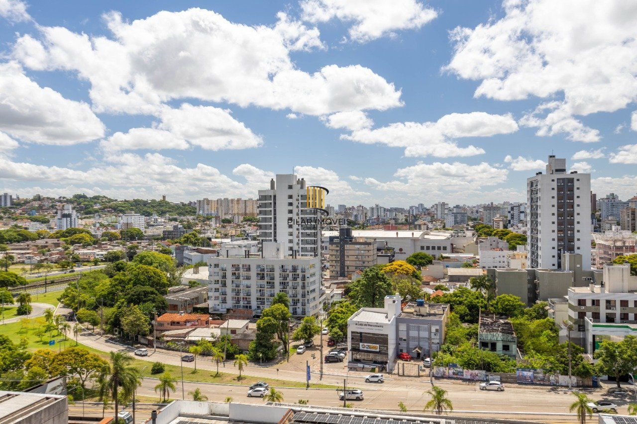   Apartamento de um quarto (dormitório) e uma vaga de garagem no bairro Jardim Botânico em Porto Alegre. 