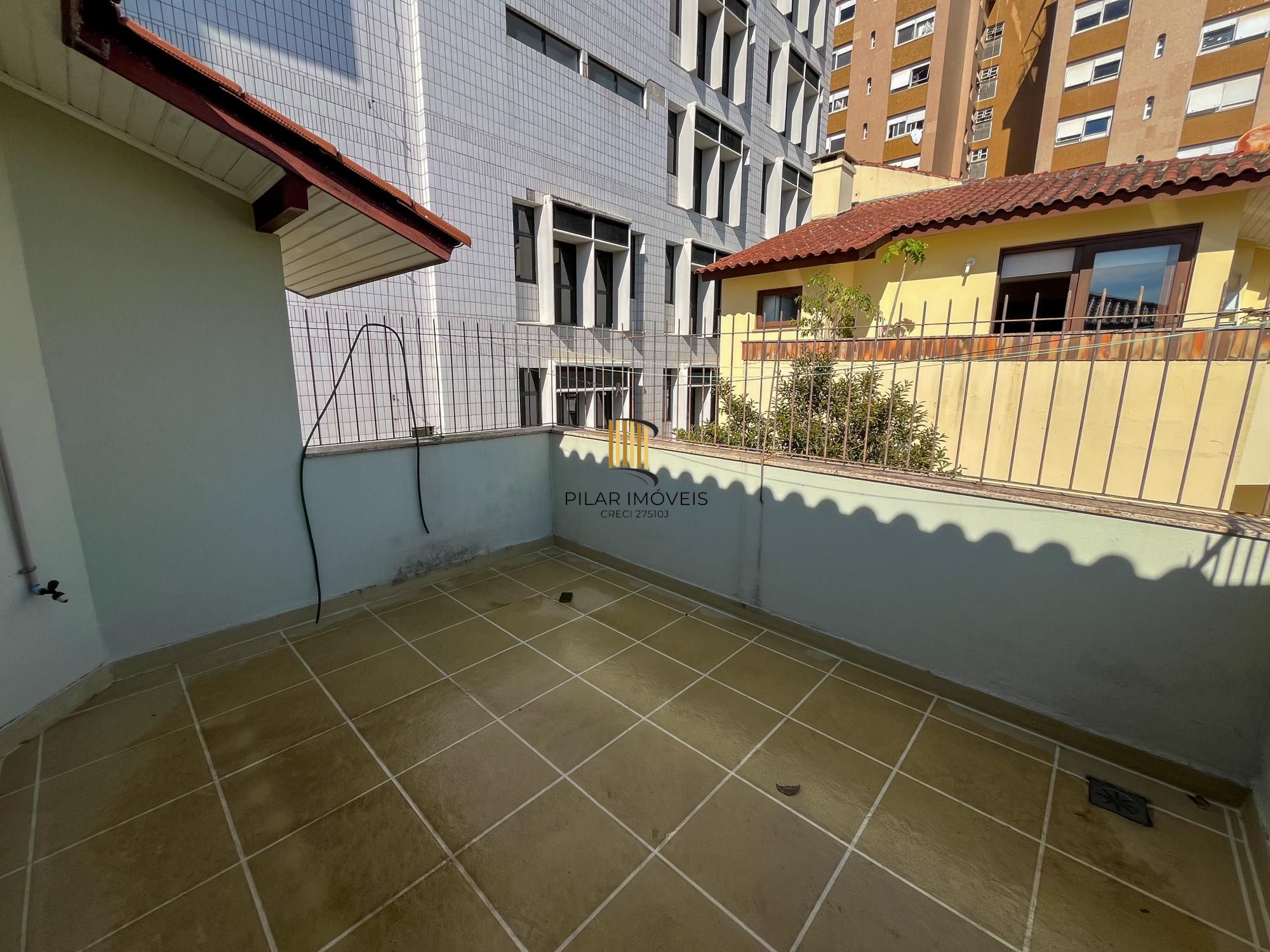 Casa de 3 dormitórios e 1 suíte no bairro Menino Deus em Porto Alegre