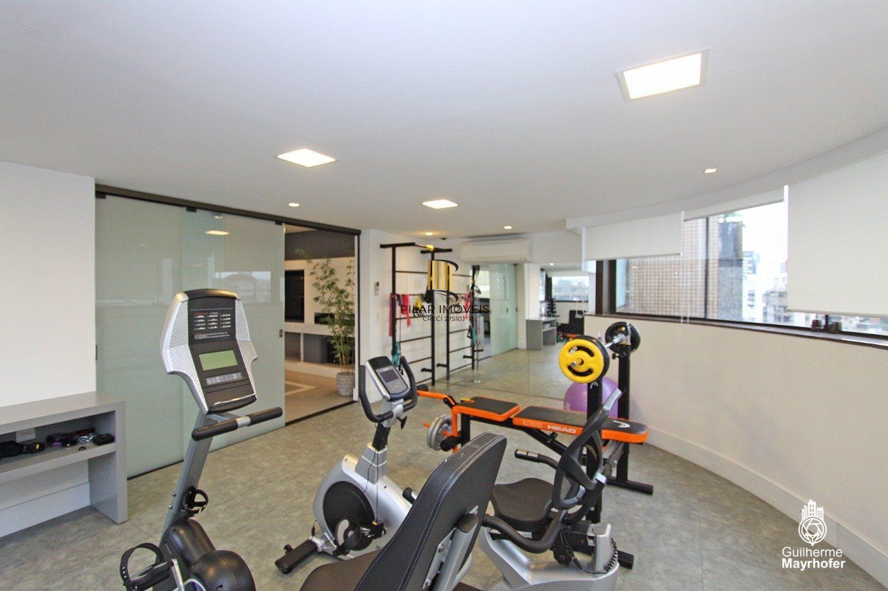 Cobertura para Venda - 327m², 3 dormitórios, sendo 3 suites, 5 vagas - Petrópolis