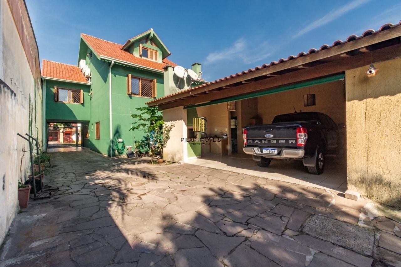 Casa 4 dormitórios no bairro Vila Jardim