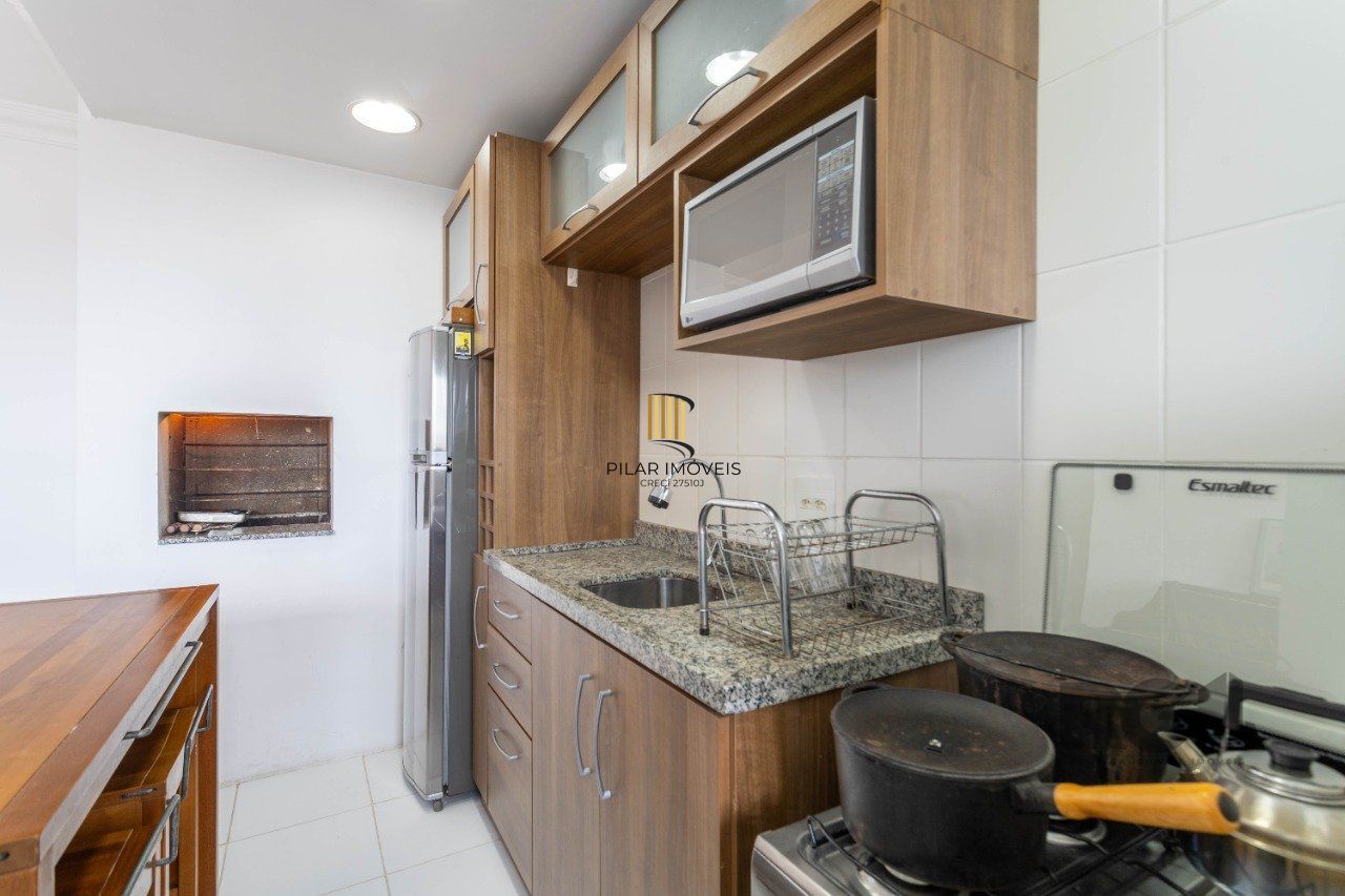  Apartamento de um quarto (dormitório) e uma vaga de garagem no bairro Jardim Botânico em Porto Alegre. 