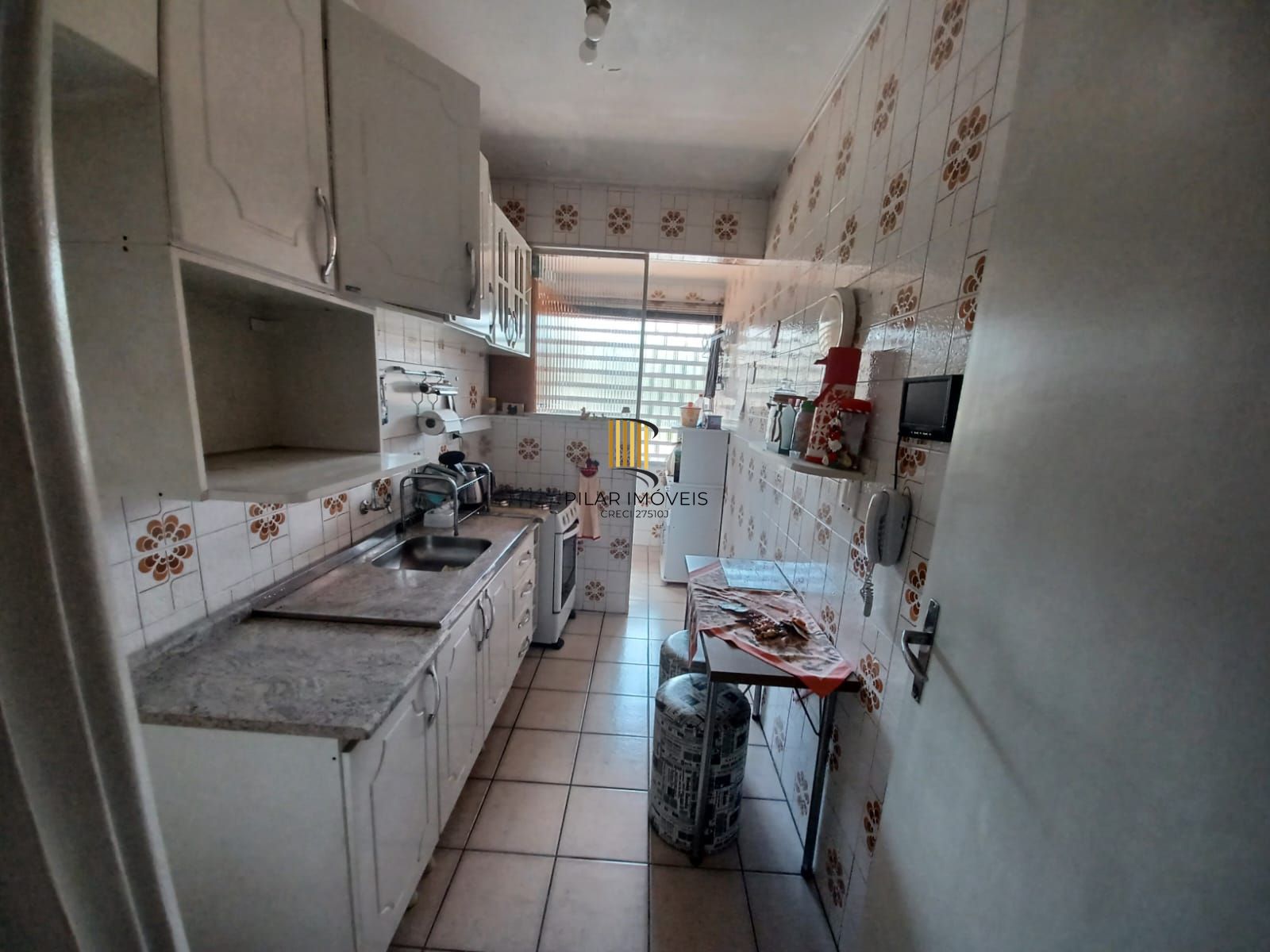 Apartamento de 2 dormitórios lavabo living amplo com sacada  de frente edificio com elevador