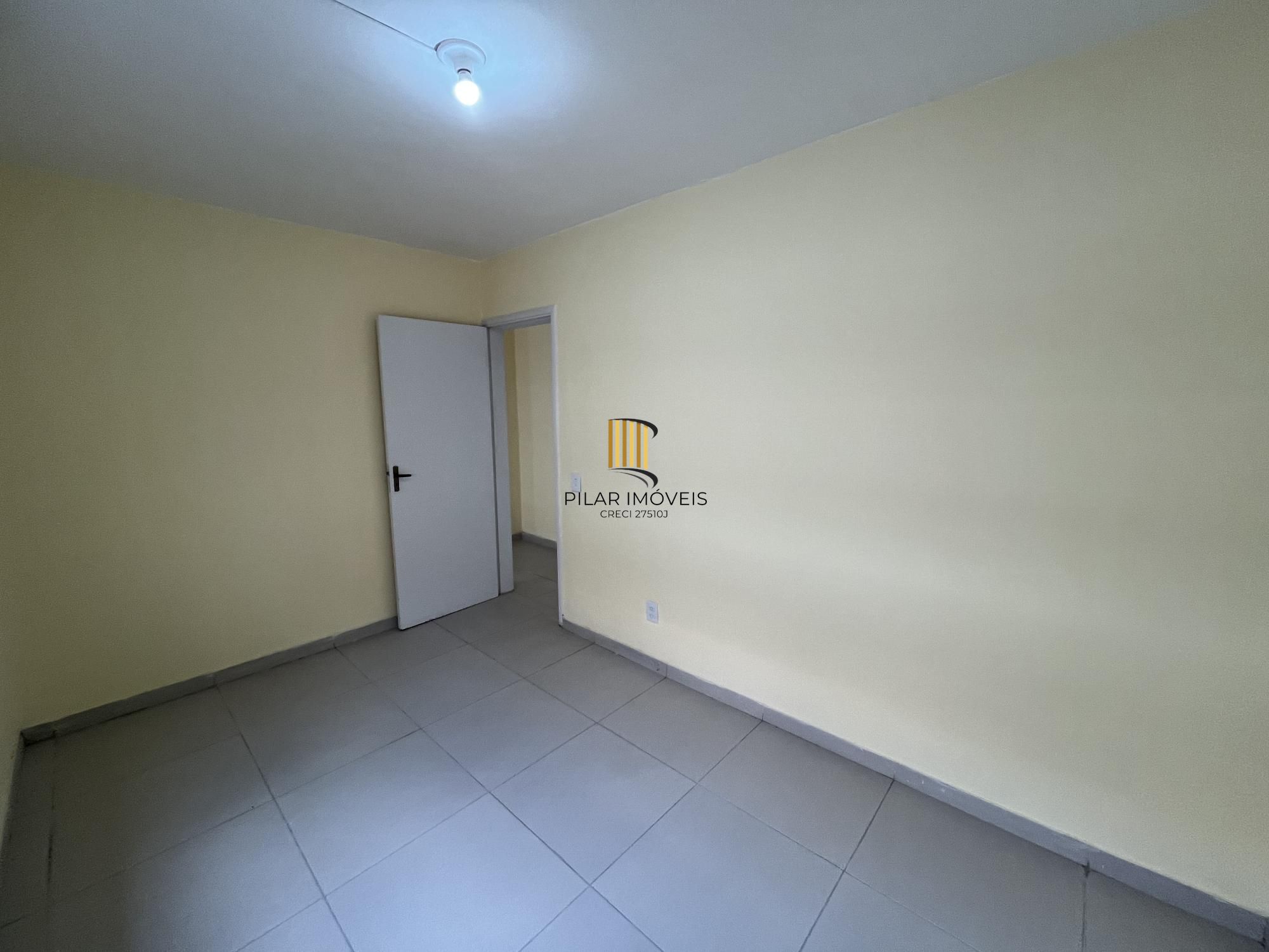 Apartamento reformado de dois quartos no bairro Petrópolis em Porto Alegre