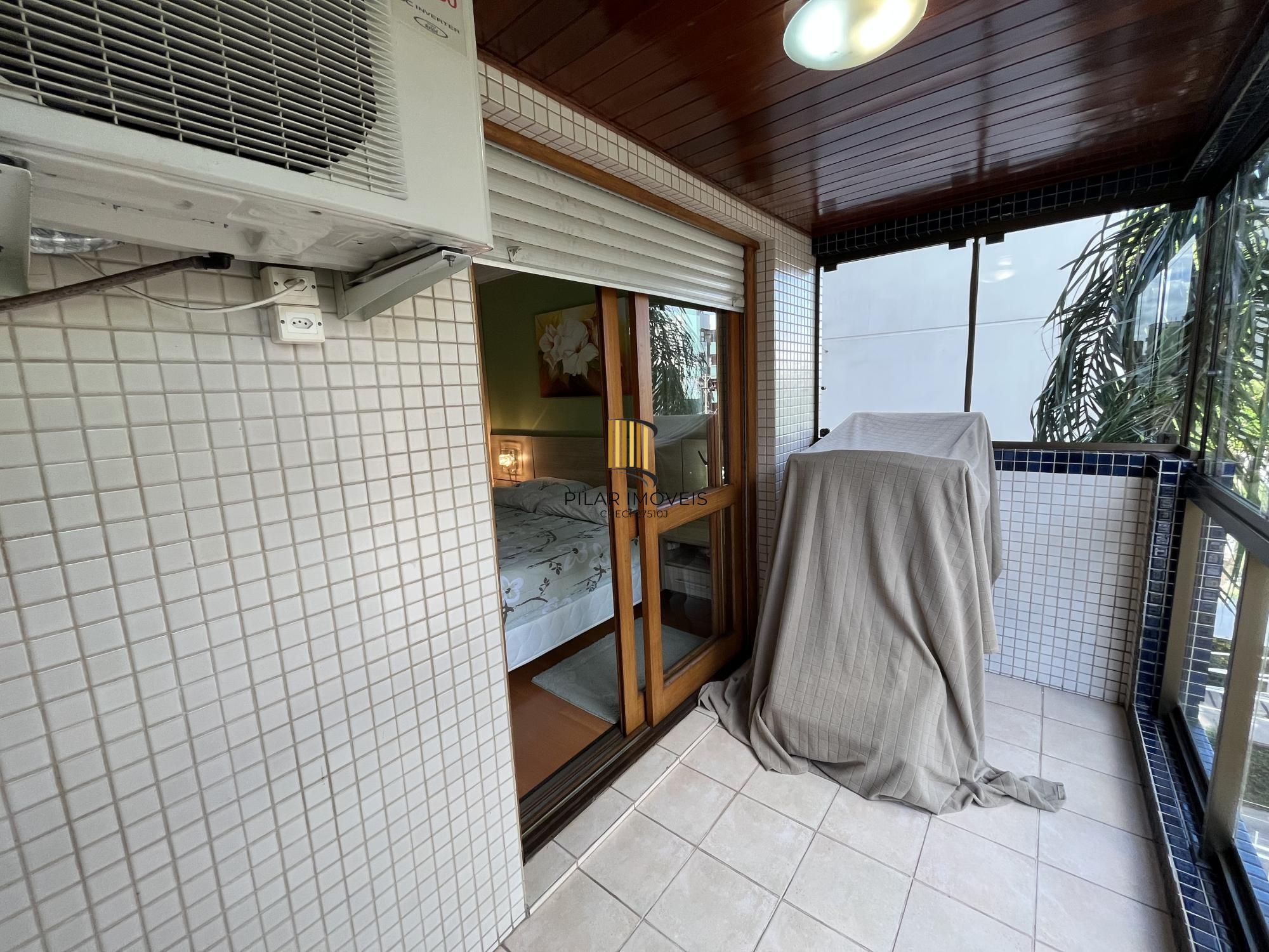 Apartamento de 3 quartos, suíte e 2 vagas de garagem no bairro Santana em POA